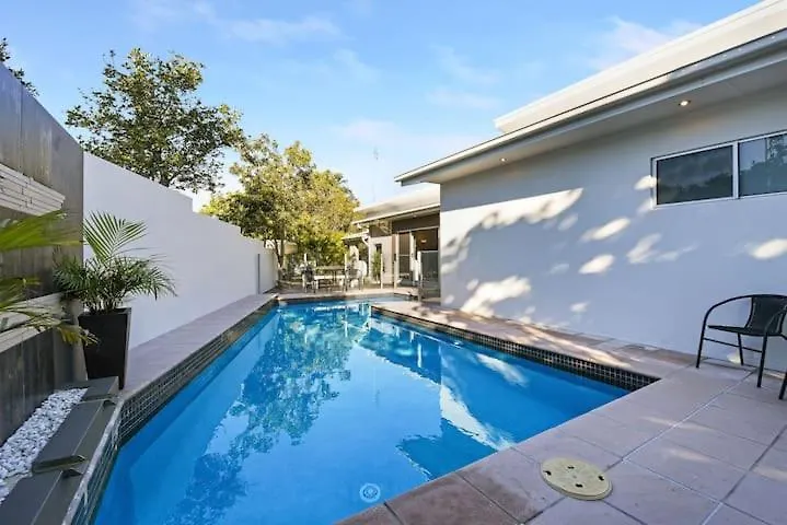Nyaraló Twelve At 12 Private Central Maroochydore Ausztrália